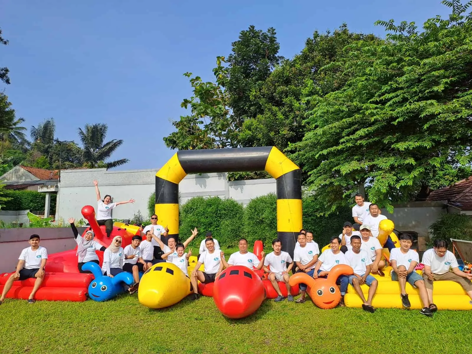 Dokumentasi kegiatan gathering kantor di Anyer